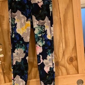 Floral Old Navy athletic leggings